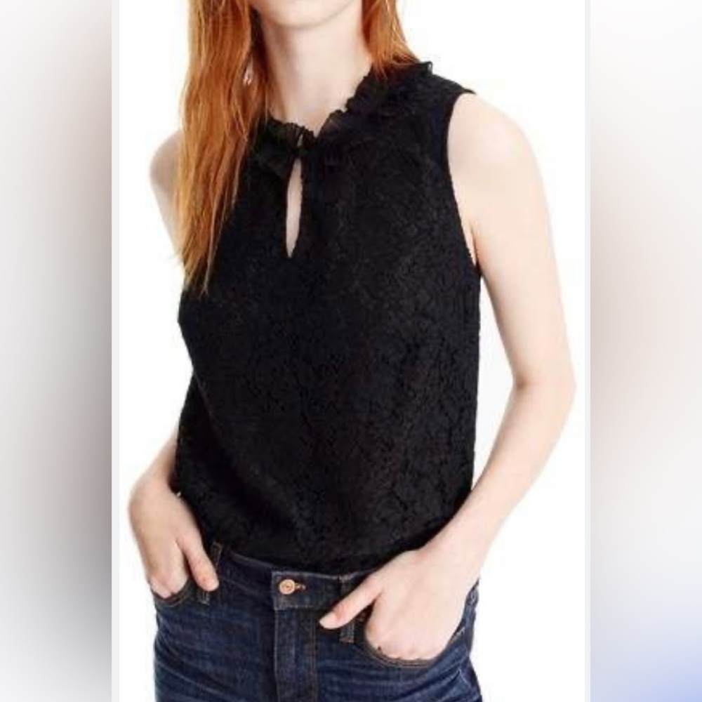 NWT lined lace tank w ruffle collar